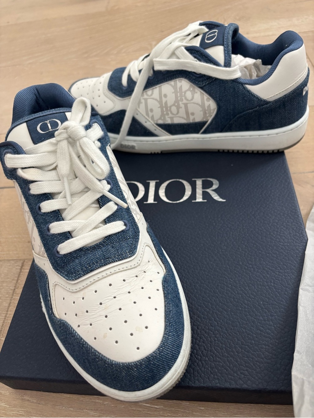 Dior Men’s Navy and White Low-Top Sneakers